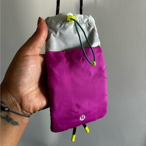 lululemon small cross body bag